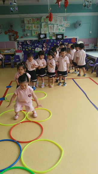 跳圈_副本.jpg